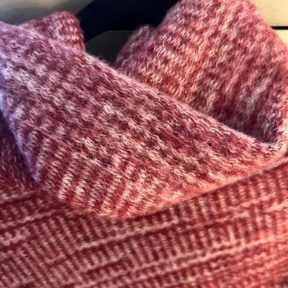 Red and White Knit Poncho - Picture 3 of 5